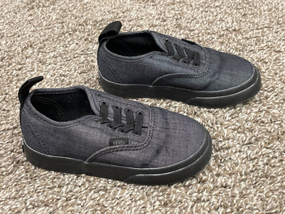 Boys Grey Vans Skater Shoes, size 8, Vary Good Used Condition (VGUC), Shoes 8 (Toddler:2-4yr)
