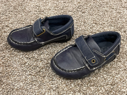 Loafers from The Children’s Place, Navy, Size 9, Very Good Used Condition (VGUC), Shoes 9 (Toddler:2-4yr)