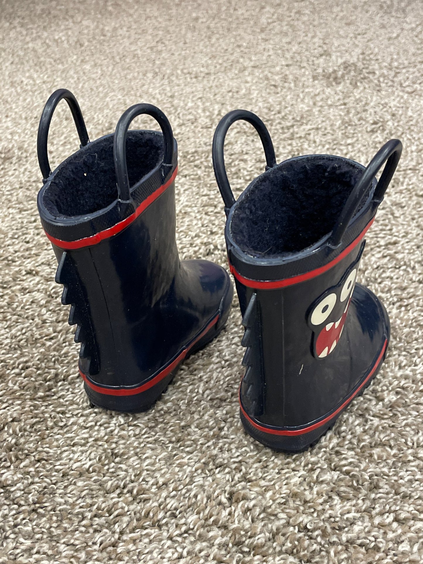 Boys Monster Rain Boots with warm cozy lining, Size 4, Very Good Used Condition (VGUC), Shoes 4 (Baby: 0-12 mth)