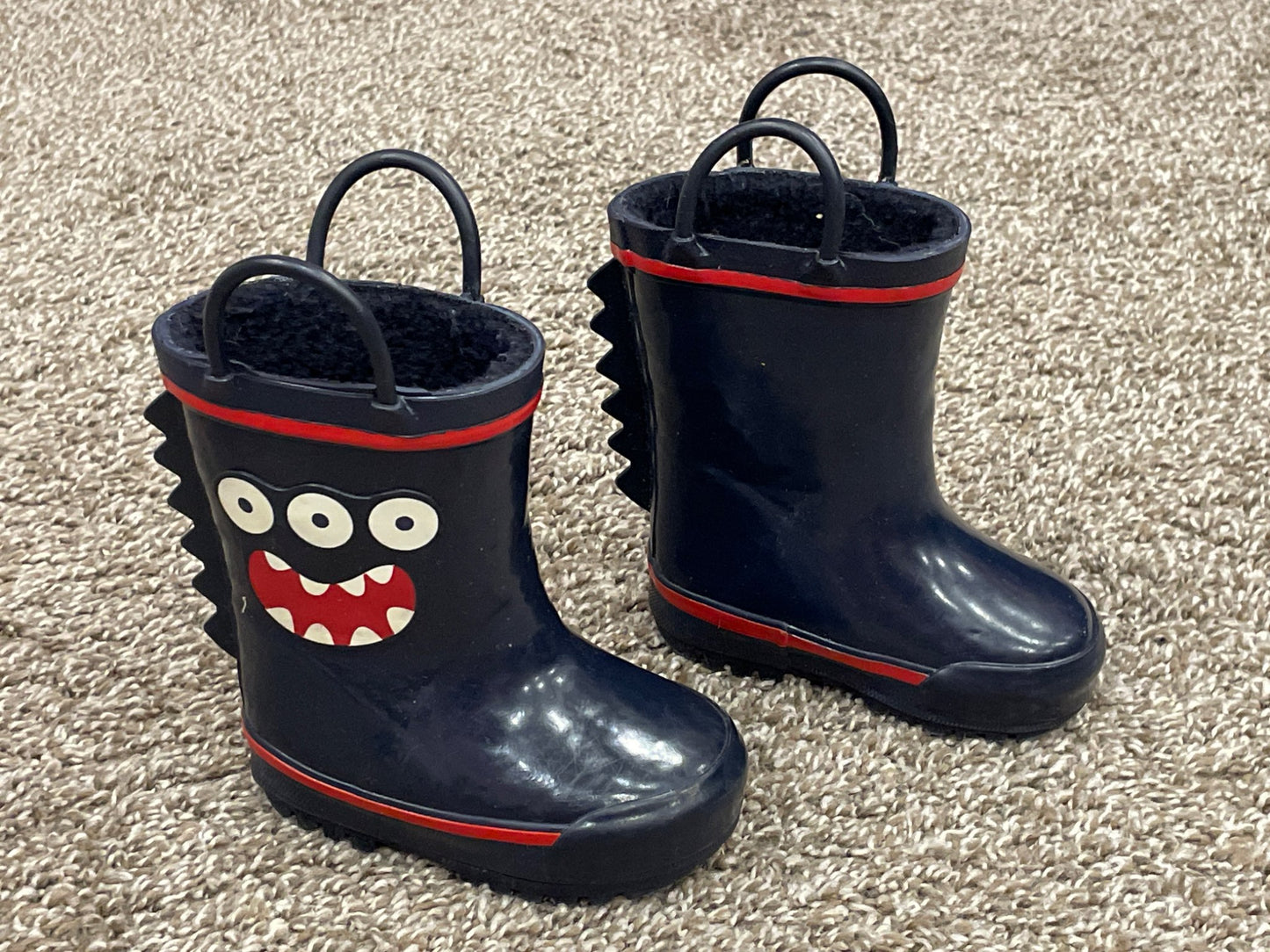Boys Monster Rain Boots with warm cozy lining, Size 4, Very Good Used Condition (VGUC), Shoes 4 (Baby: 0-12 mth)