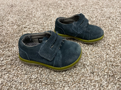 Boys Bogs Blue Shoes, Size 4, Very Good Used Condition (VGUC), Shoes 4 (Baby: 0-12 mth)