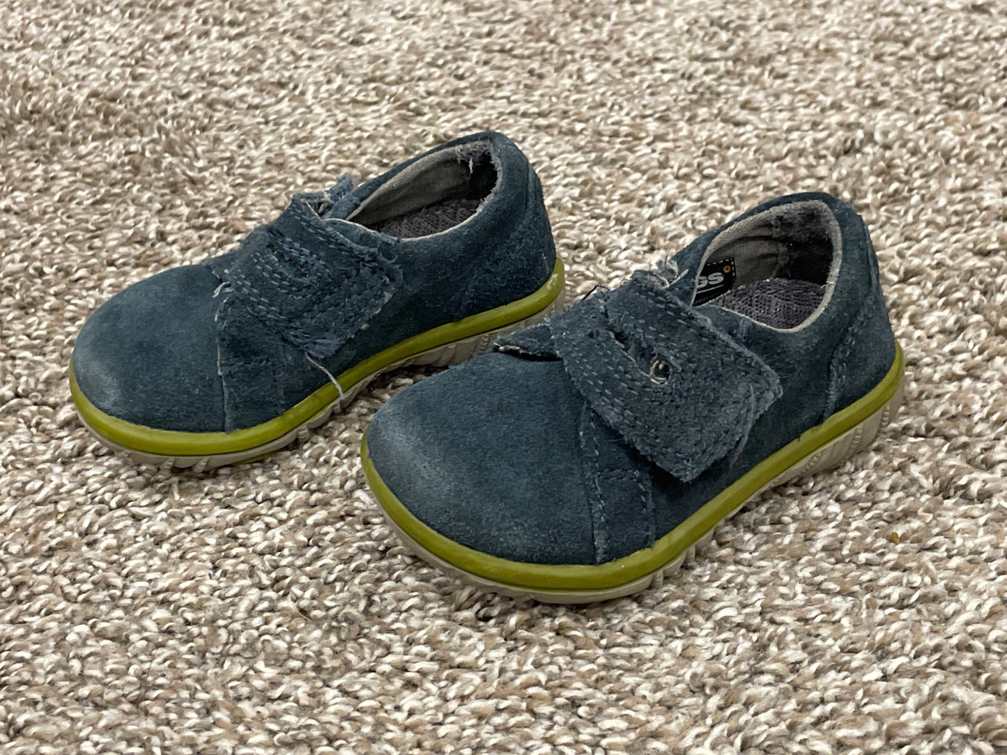 Boys Bogs Blue Shoes, Size 4, Very Good Used Condition (VGUC), Shoes 4 (Baby: 0-12 mth)
