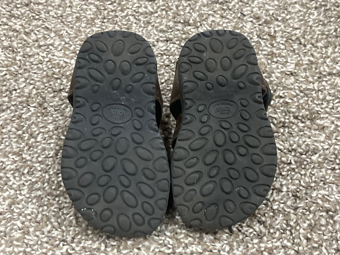 Boys Teeny Toes, Brown Sandals, Size 4, Very Good Used  Condition (VGUC), Shoes 4 (Baby: 0-12 mth)