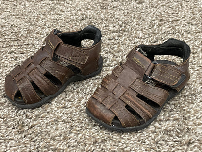 Boys Teeny Toes, Brown Sandals, Size 4, Very Good Used  Condition (VGUC), Shoes 4 (Baby: 0-12 mth)