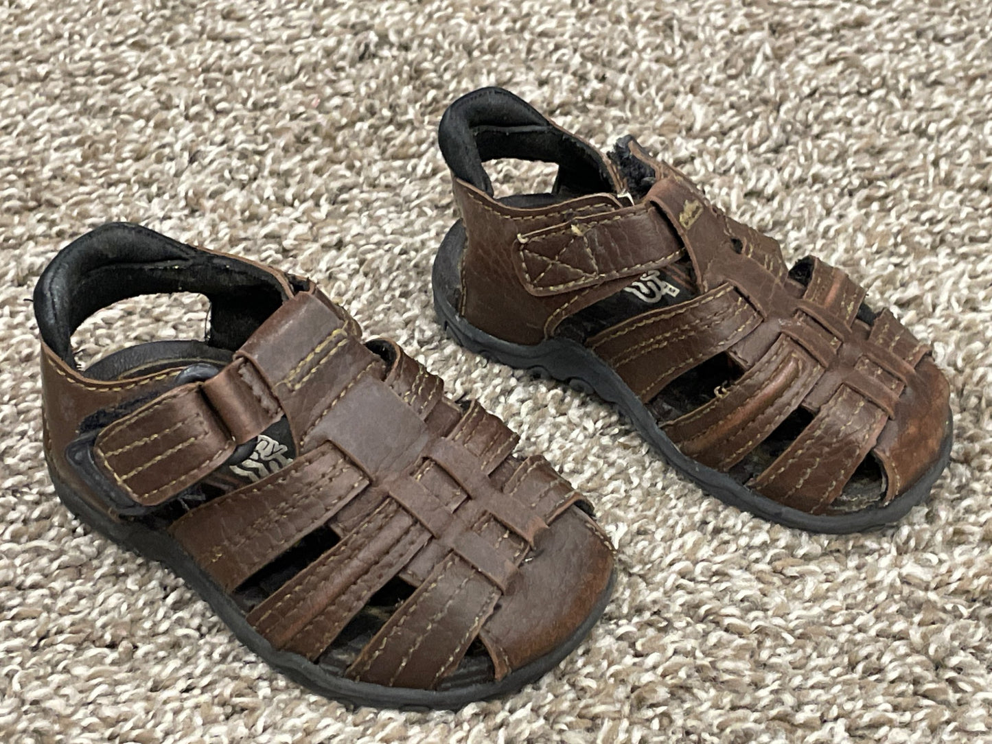 Boys Teeny Toes, Brown Sandals, Size 4, Very Good Used  Condition (VGUC), Shoes 4 (Baby: 0-12 mth)