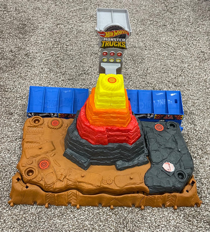 Hotwheels Monster Truck Arena Smashers Ultimate Crush Yard, Very Good Used Condition