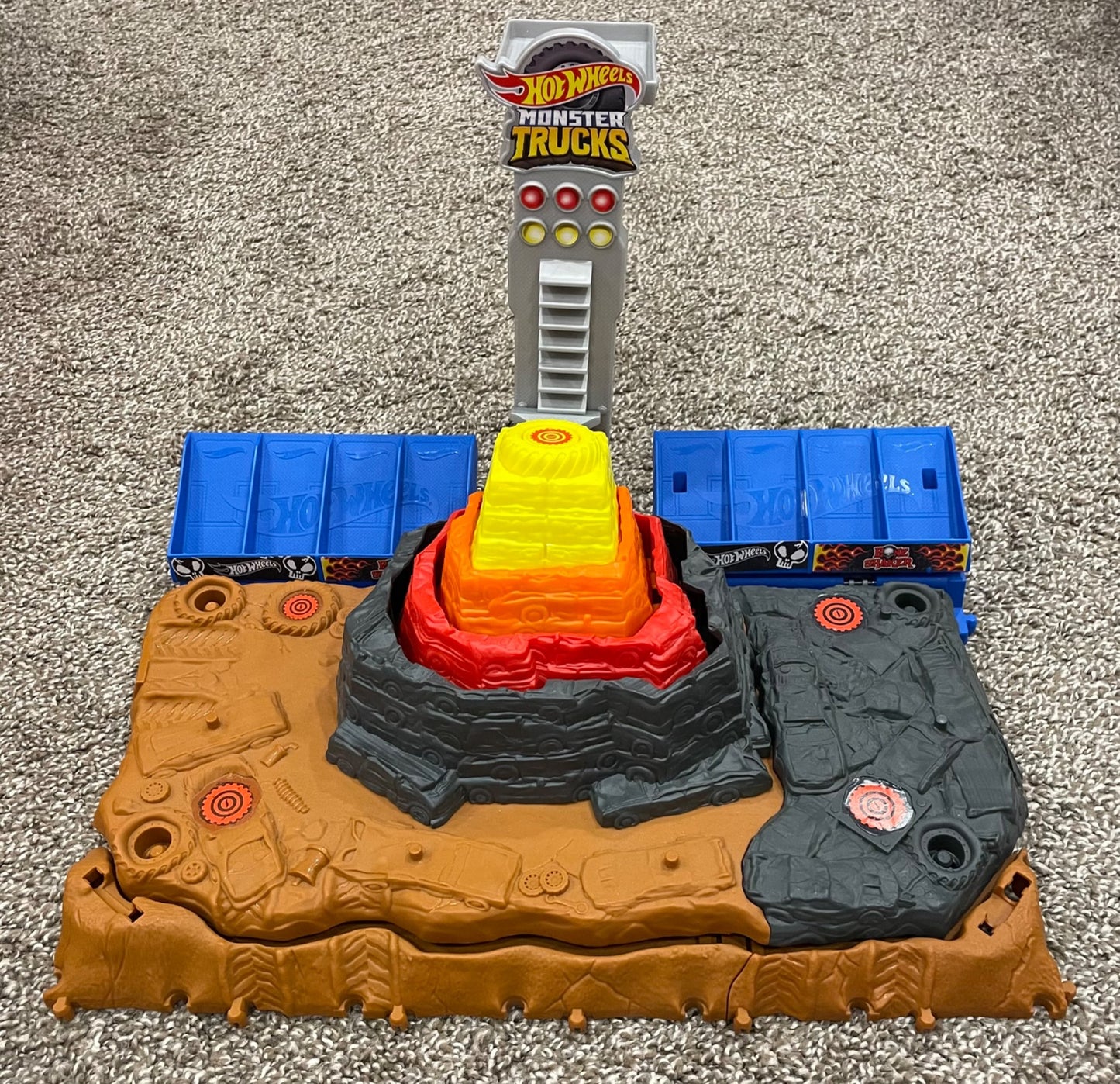 Hotwheels Monster Truck Arena Smashers Ultimate Crush Yard, Very Good Used Condition