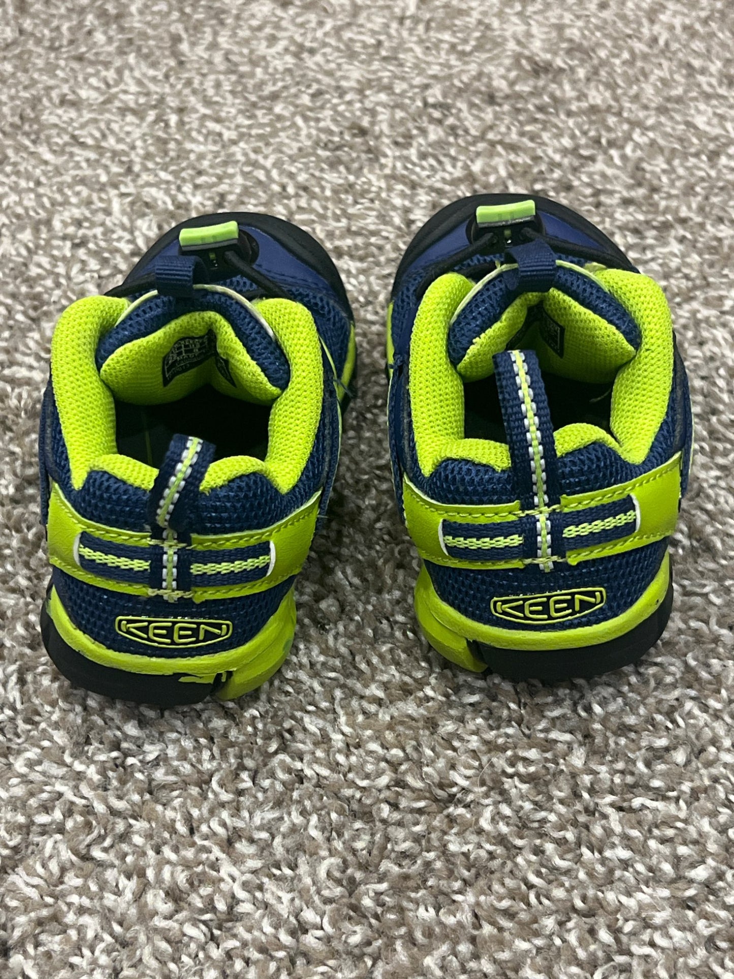 Boys, Keen Hiking Running Shoes, size 8, EUC, Shoes 8 (Toddler:2-4yr)