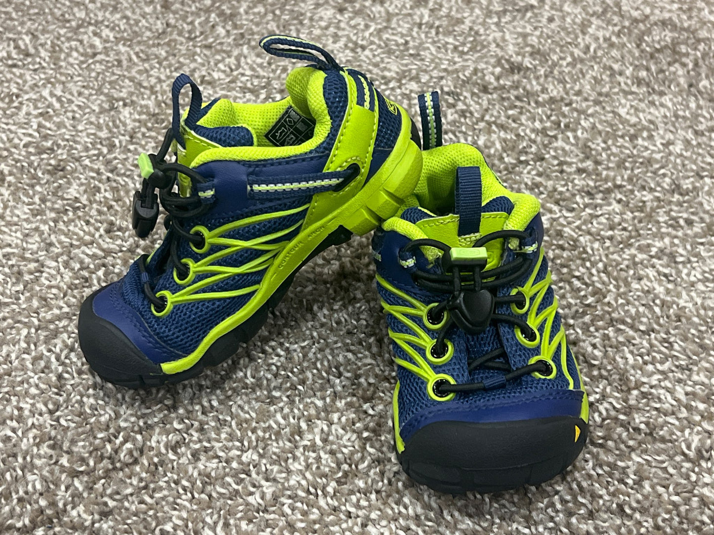 Boys, Keen Hiking Running Shoes, size 8, EUC, Shoes 8 (Toddler:2-4yr)
