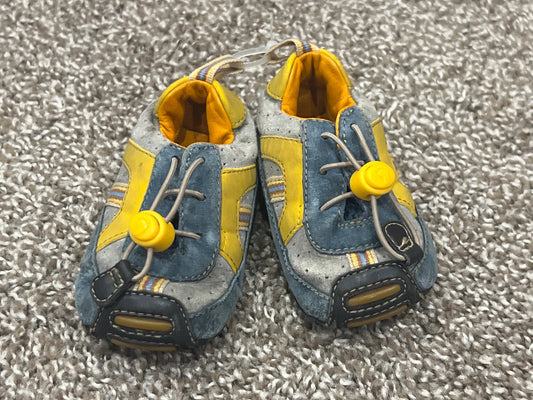 Baby Boys First Shoes by Clarks, size 2.5, VGUC, Shoes 2.5 (Baby: 0-12 mth)