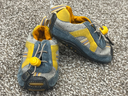 Baby Boys First Shoes by Clarks, size 2.5, VGUC, Shoes 2.5 (Baby: 0-12 mth)