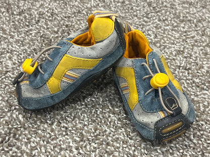 Baby Boys First Shoes by Clarks, size 2.5, VGUC, Shoes 2.5 (Baby: 0-12 mth)