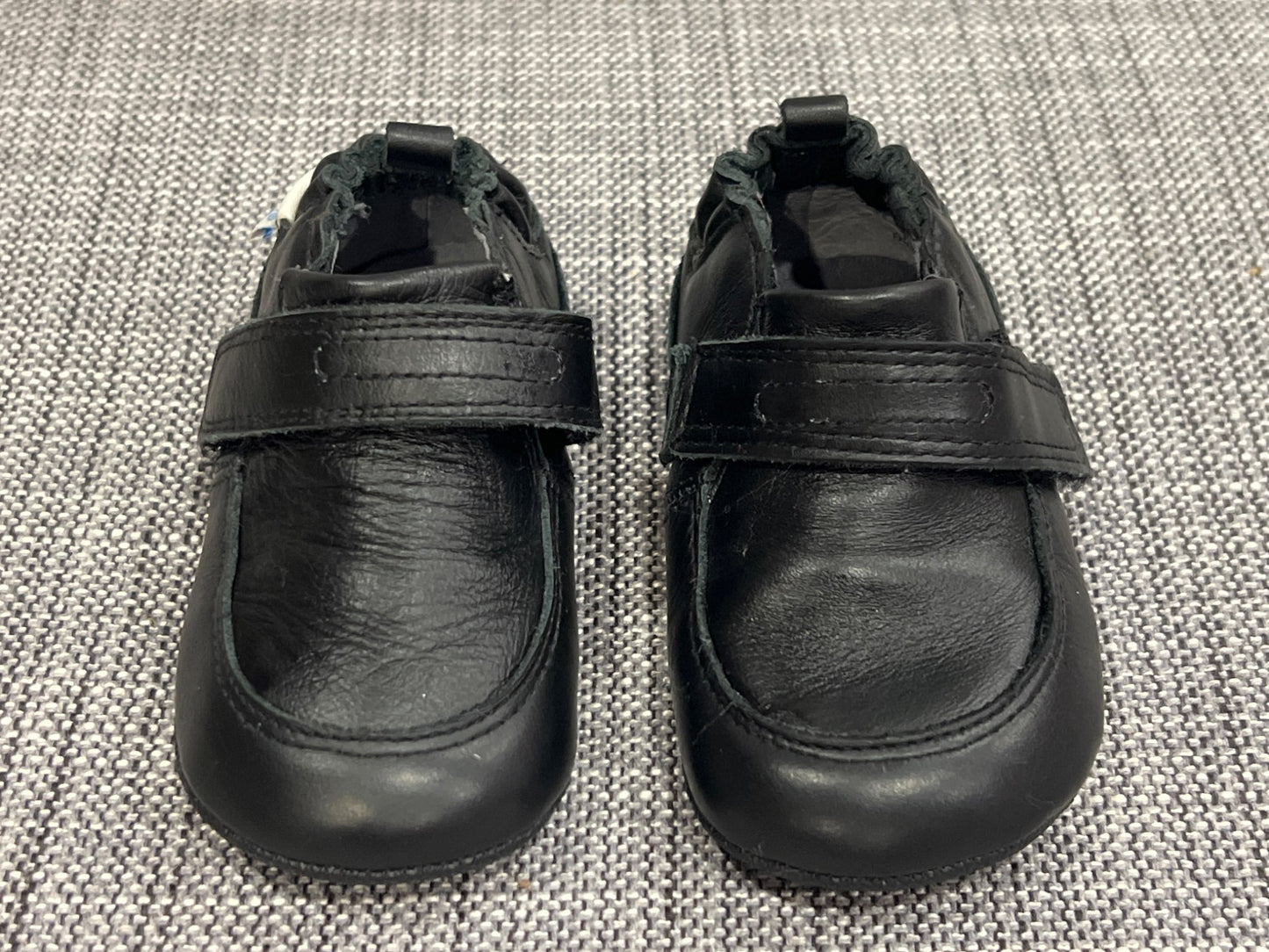 Boys, Black Robeez soft shoes, size 4, EUC, Shoes 4 (Baby: 0-12 mth)