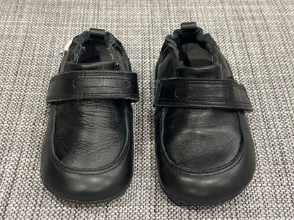 Boys, Black Robeez soft shoes, size 4, EUC, Shoes 4 (Baby: 0-12 mth)