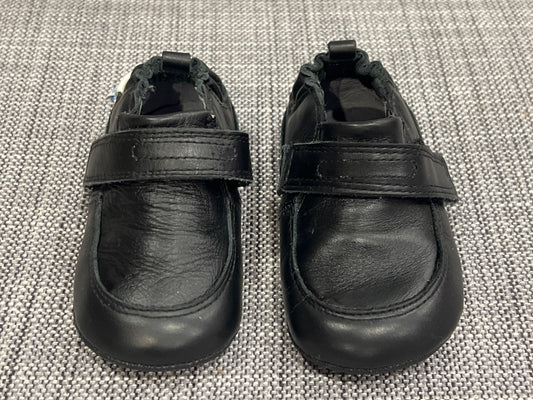 Boys, Black Robeez soft shoes, size 4, EUC, Shoes 4 (Baby: 0-12 mth)