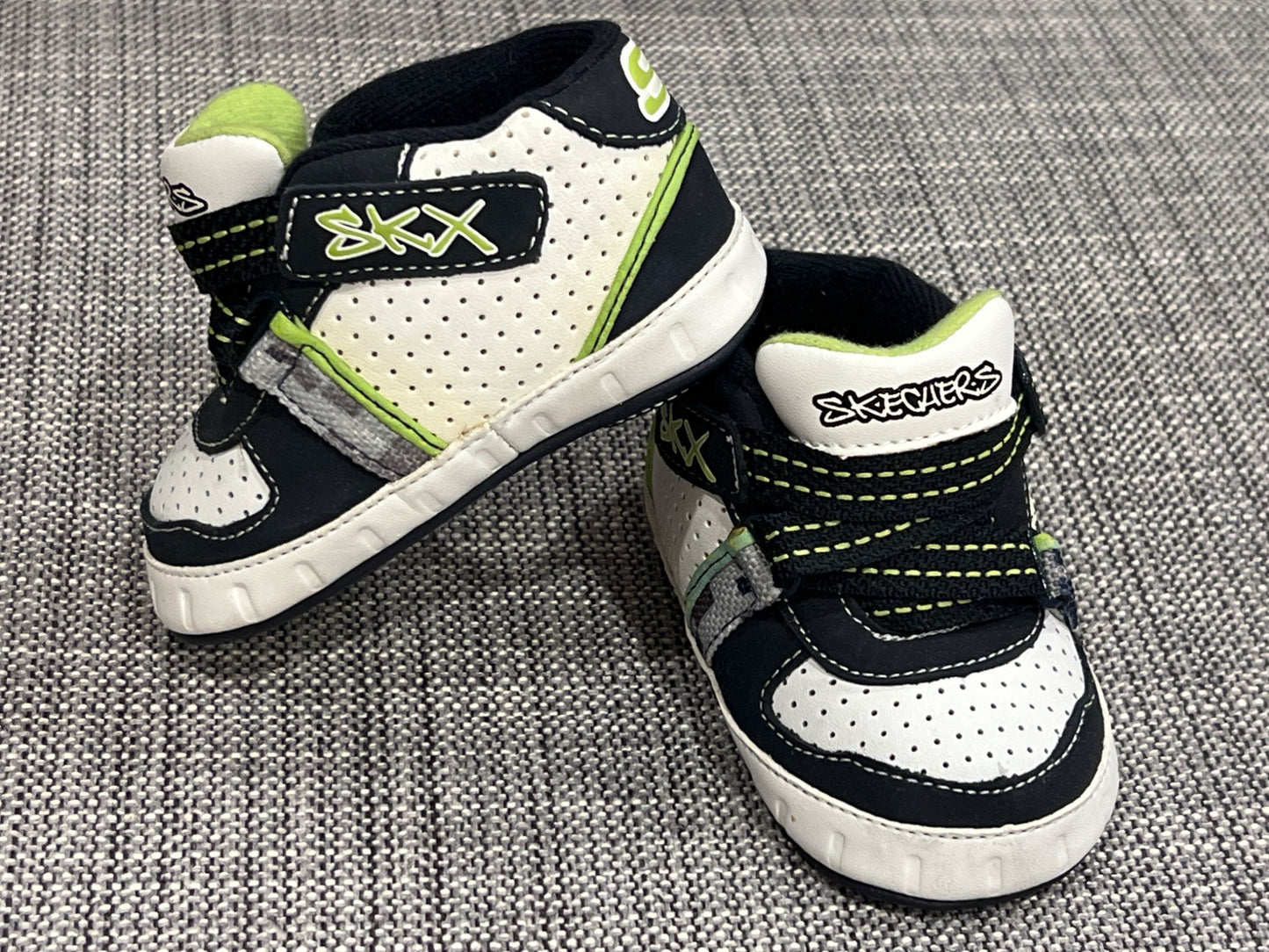 Boys SKX Super-Z Soft Soles Skechers, size 2, EUC, Shoes 2 (Baby: 0-12 mth)
