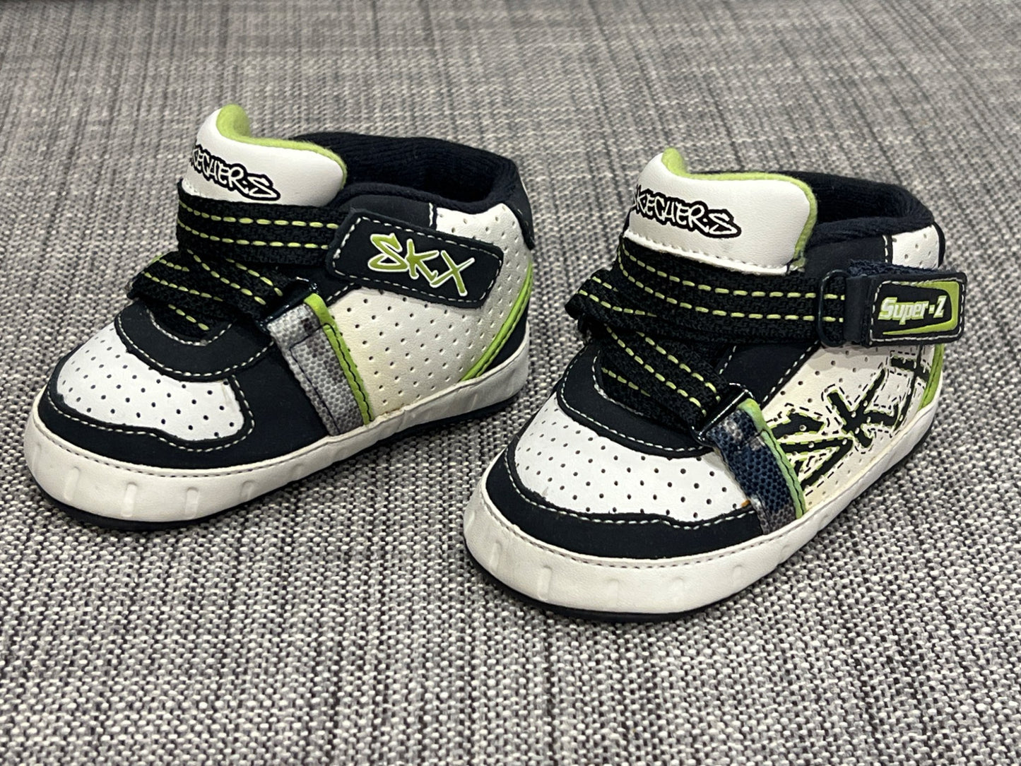 Boys SKX Super-Z Soft Soles Skechers, size 2, EUC, Shoes 2 (Baby: 0-12 mth)