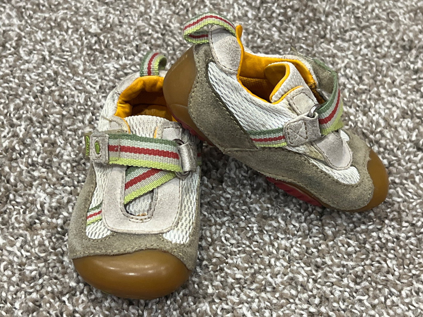 Clark’s First Shoes, size 4, VGUC, Gender Neutral, Shoes 4 (Baby: 0-12 mth)