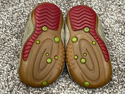 Clark’s First Shoes, size 4, VGUC, Gender Neutral, Shoes 4 (Baby: 0-12 mth)