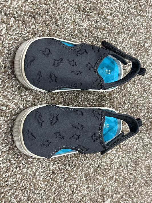Boys, Carter’s Shark Water Shoes Sandals, size 11, VGUC, Shoes 11 (Toddler:2-4yr)
