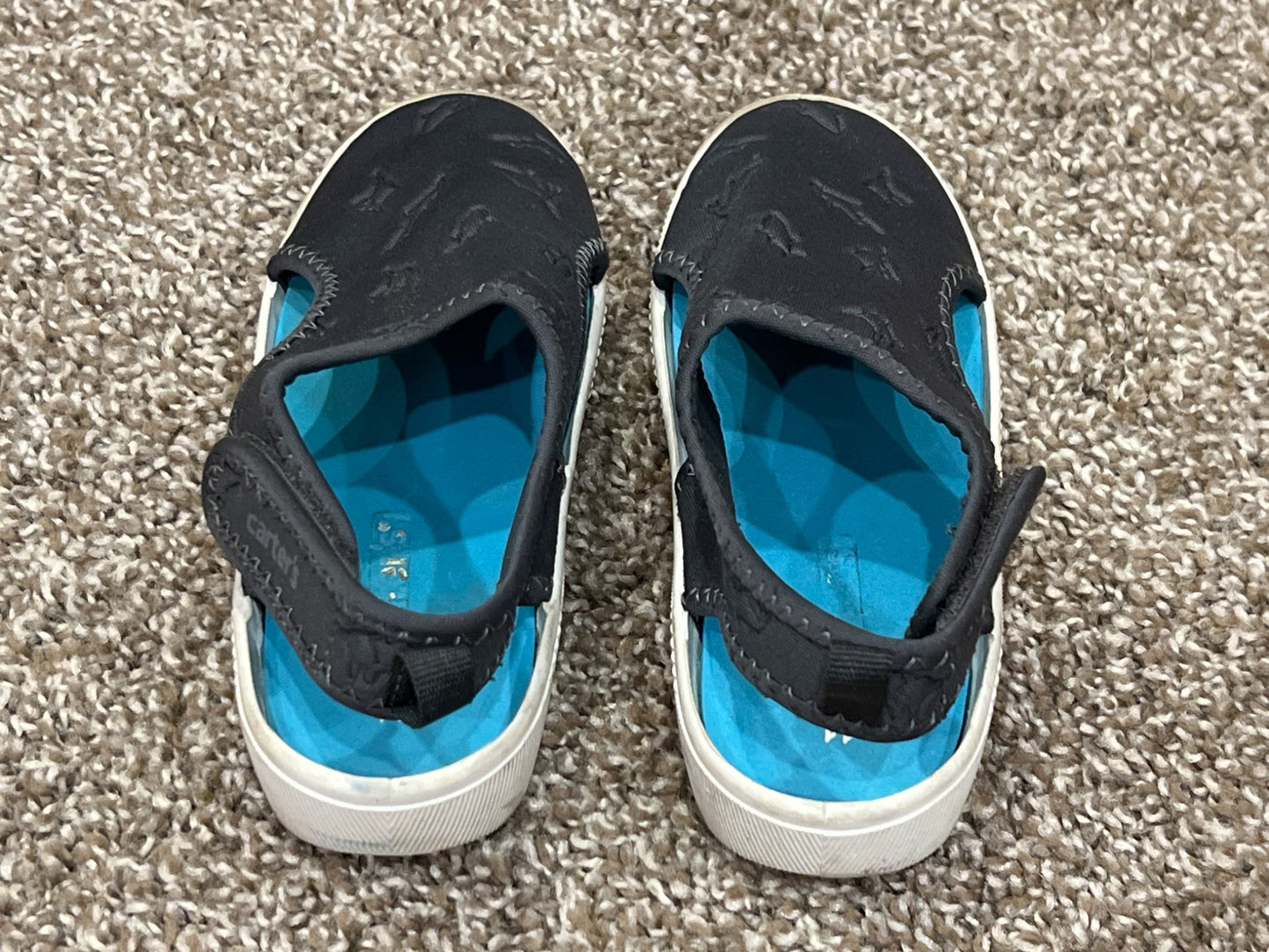 Carter’s Shark Water Shoes Sandals, size 11, VGUC, Shoes 11 (Toddler:2-4yr)