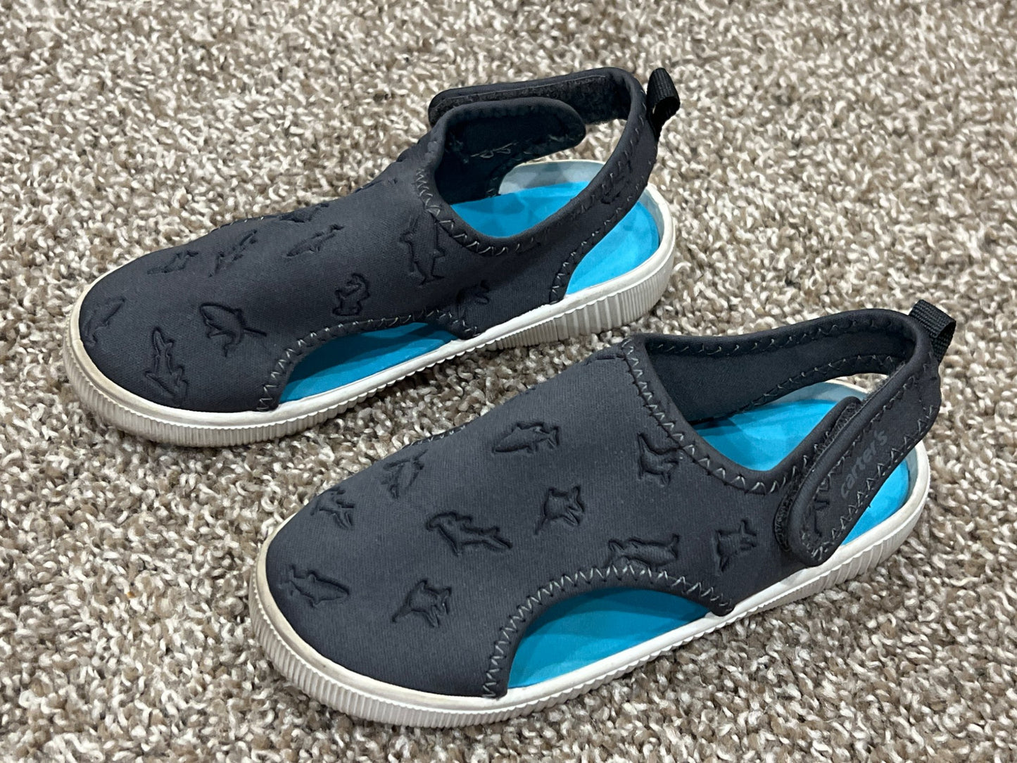 Carter’s Shark Water Shoes Sandals, size 11, VGUC, Shoes 11 (Toddler:2-4yr)