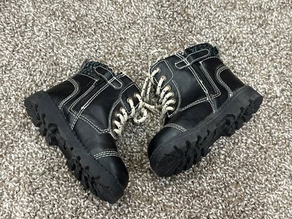 Bb Dept, Gender Neutral / Boys Boots, size 5, VGUC, Shoes 5 (Walkers:12-24 mth)