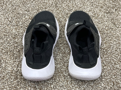 Boys, Black, Under Armour Running Shoes Sneakers, size 11, VGUC, Shoes 11 (Toddler:2-4yr)