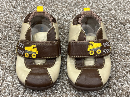 Robeez boys Construction shoes, size 12-16 mos, VGUC, Shoes 4 (Baby: 0-12 mth)