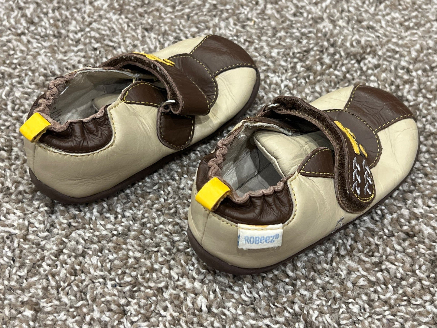 Robeez boys Construction shoes, size 12-16 mos, VGUC, Shoes 4 (Baby: 0-12 mth)