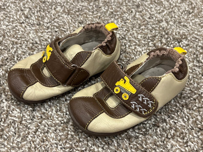 Robeez boys Construction shoes, size 12-16 mos, VGUC, Shoes 4 (Baby: 0-12 mth)