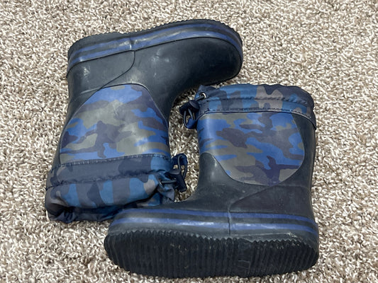 Boys, Navy/Blue camo, waterproof lined rubber boots, size 8, VGUC, Shoes 8 (Toddler:2-4yr)