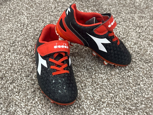 Diadora Soccer Cleats, size 9T, VGUC, Shoes 9 (Toddler:2-4yr)