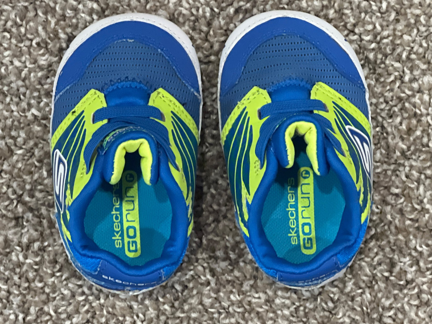 Baby boys, Skecher Crib Sneakers Running Shoes, size 2, VGUC, Shoes 2 (Baby: 0-12 mth)