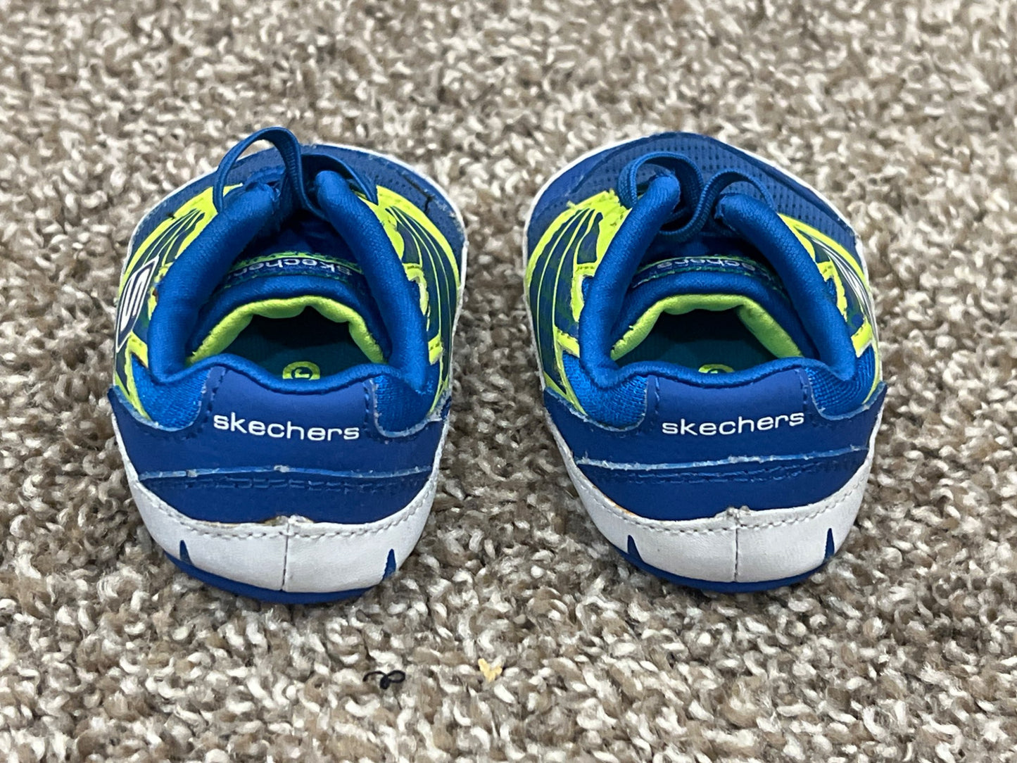 Baby boys, Skecher Crib Sneakers Running Shoes, size 2, VGUC, Shoes 2 (Baby: 0-12 mth)
