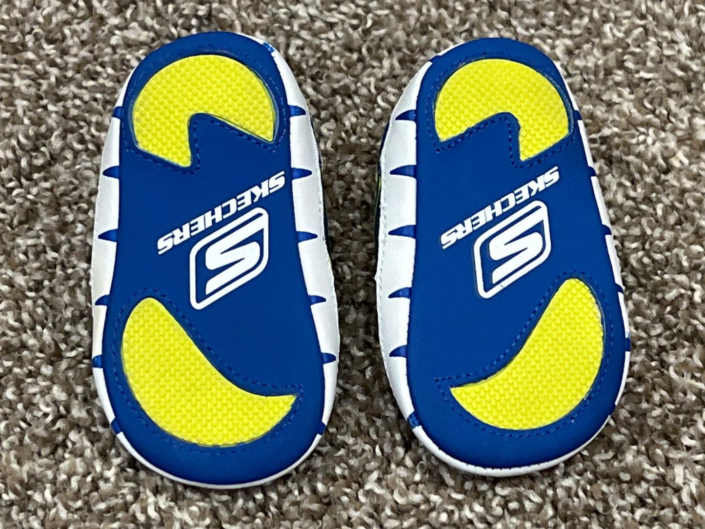 Baby boys, Skecher Crib Sneakers Running Shoes, size 2, VGUC, Shoes 2 (Baby: 0-12 mth)