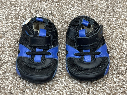 Baby Boys, Black/Blue Robeez Sneaker Crib Shoes, size 2, VGUC, Shoes 2 (Baby: 0-12 mth)