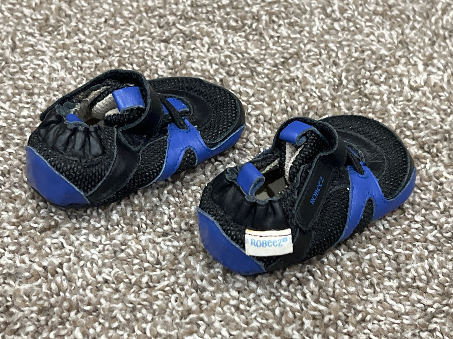 Baby Boys, Black/Blue Robeez Sneaker Crib Shoes, size 2, VGUC, Shoes 2 (Baby: 0-12 mth)