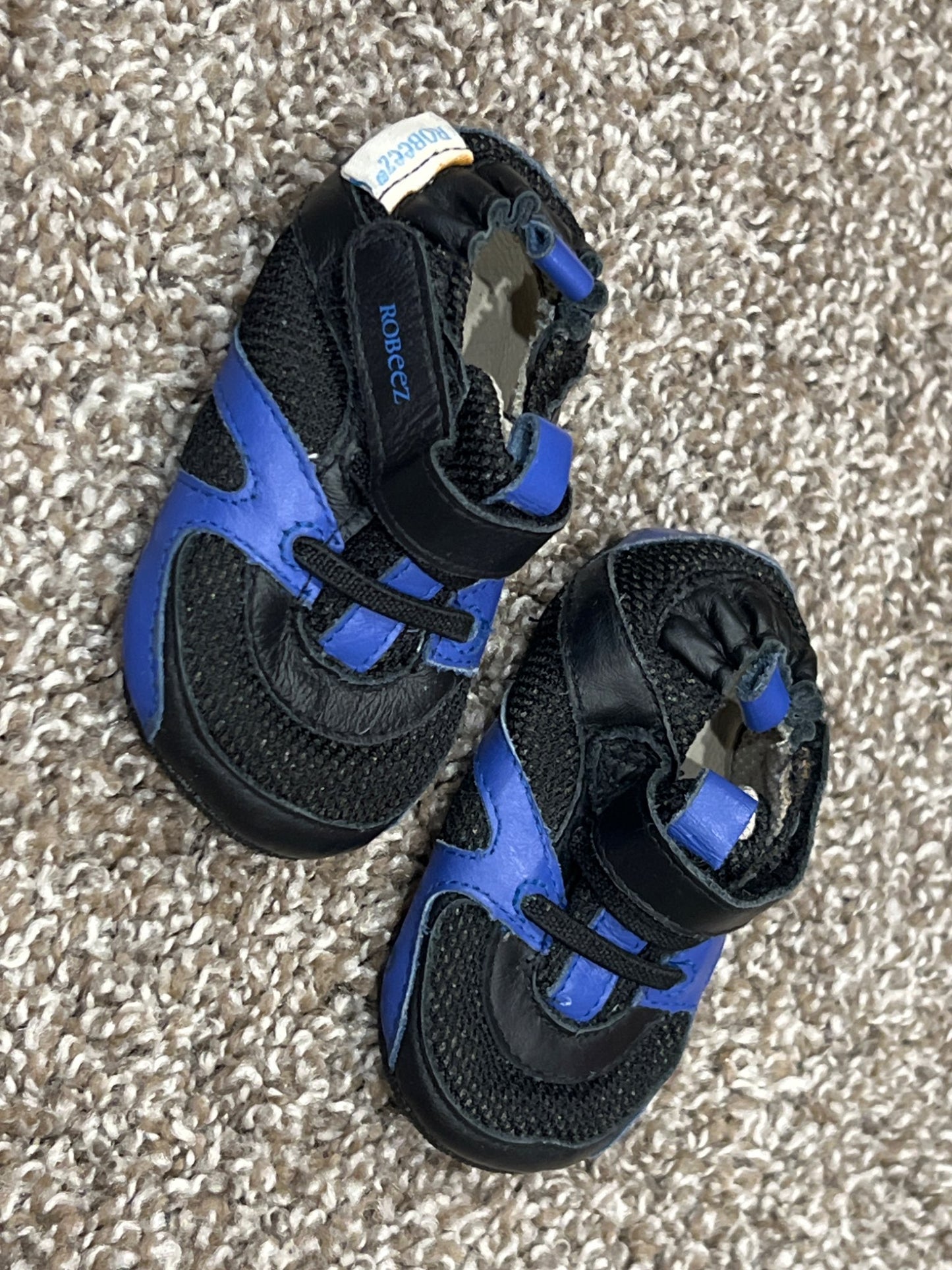 Baby Boys, Black/Blue Robeez Sneaker Crib Shoes, size 2, VGUC, Shoes 2 (Baby: 0-12 mth)