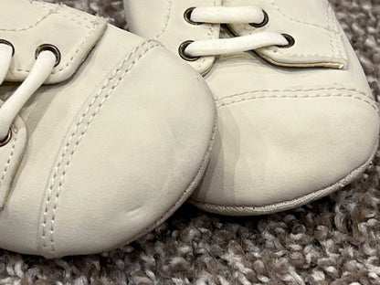 babyGAP, Off-white shoes, size 6-12 mos (Approx size 2), VGUC, Shoes 2 (Baby: 0-12 mth)