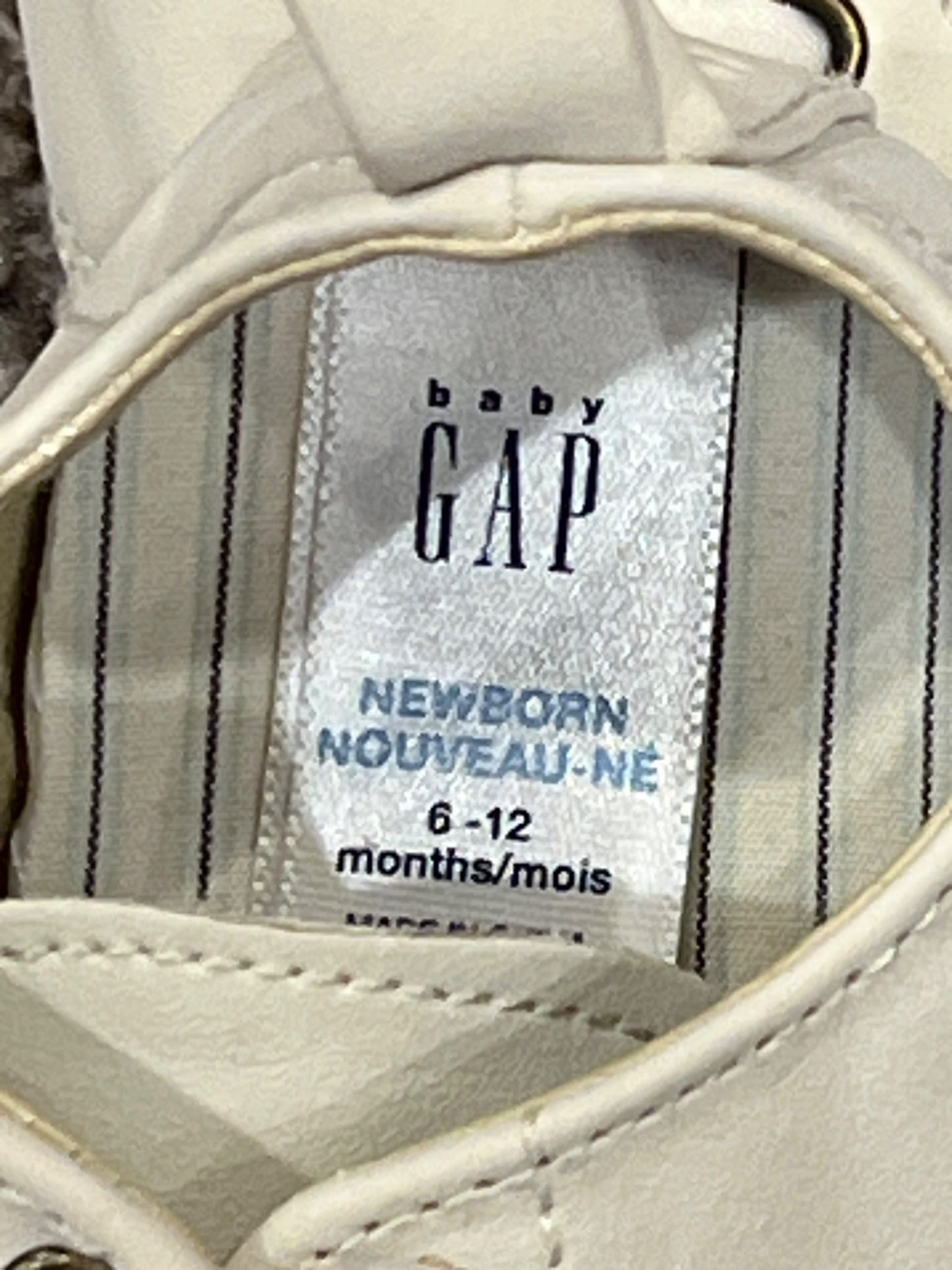 babyGAP, Off-white shoes, size 6-12 mos (Approx size 2), VGUC, Shoes 2 (Baby: 0-12 mth)