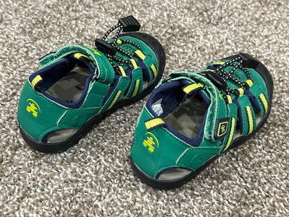 Kamik Green Sandals, size 6, VGUC, Shoes 6 (Walkers:12-24 mth)