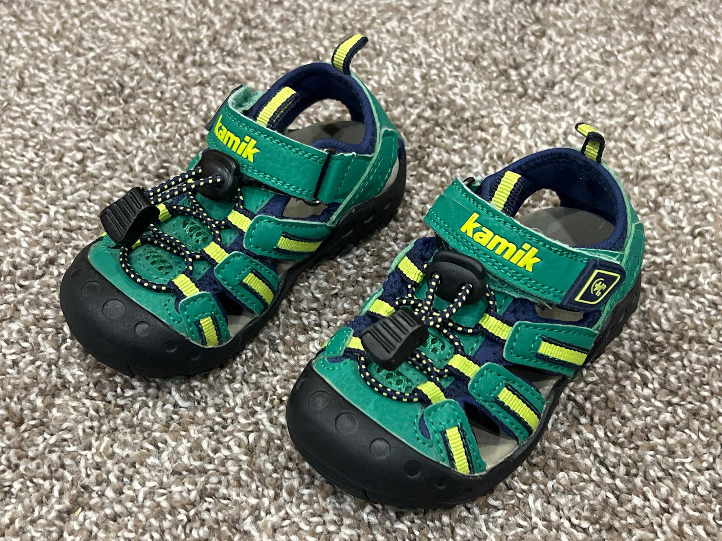 Kamik Green Sandals, size 6, VGUC, Shoes 6 (Walkers:12-24 mth)