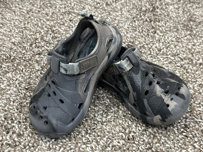 Grey camouflage sandal shoes, size 6, VGUC, Shoes 6 (Walkers:12-24 mth)
