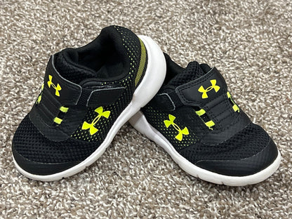 Toddler Boys, Under Armour Running Shoes, size 6, VGUC , Shoes 6 (Walkers:12-24 mth)
