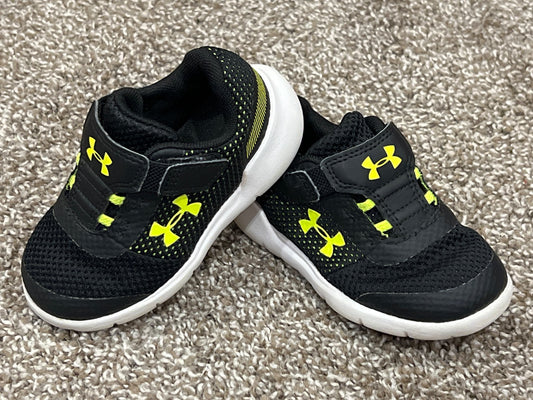 Toddler Boys, Under Armour Running Shoes, size 6, VGUC , Shoes 6 (Walkers:12-24 mth)