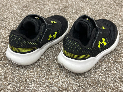 Toddler Boys, Under Armour Running Shoes, size 6, VGUC , Shoes 6 (Walkers:12-24 mth)