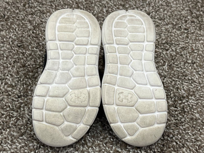 Toddler Boys, Under Armour Running Shoes, size 6, VGUC , Shoes 6 (Walkers:12-24 mth)