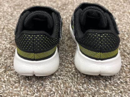 Toddler Boys, Under Armour Running Shoes, size 6, VGUC , Shoes 6 (Walkers:12-24 mth)