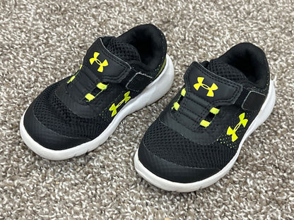 Toddler Boys, Under Armour Running Shoes, size 6, VGUC , Shoes 6 (Walkers:12-24 mth)